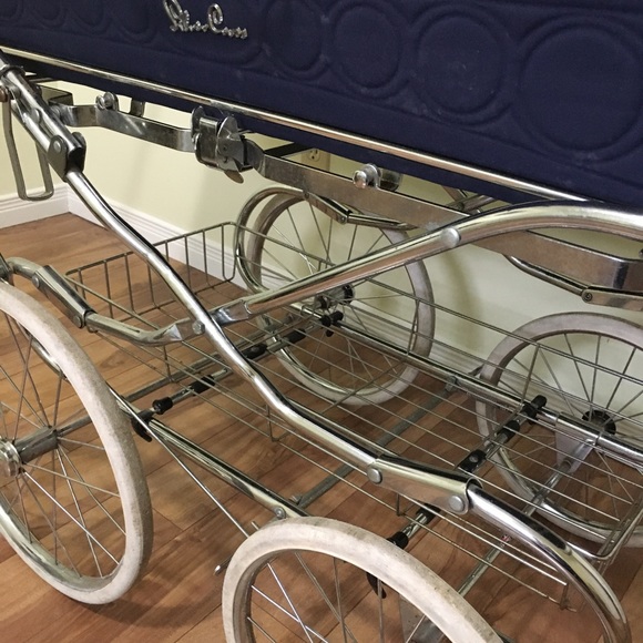 Vintage Silver Cross Twin Pram, imported from England. Well maintained. - Picture 5 of 8